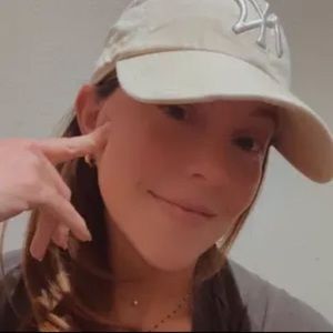 Meet your Posher, Caitlyn